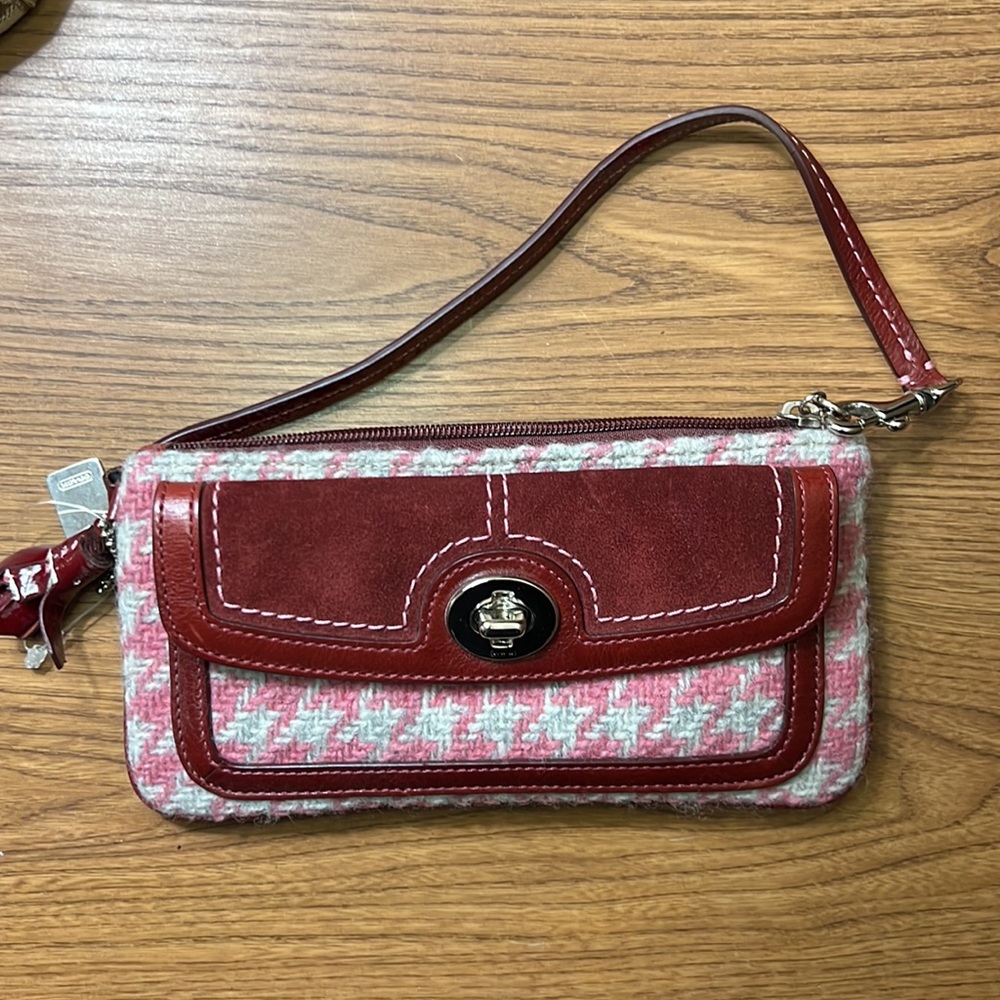 🌸Coach wristlet GORGEOUS🌸 - Picture 2 of 13